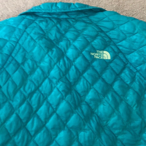 The North Face Women’s Thermoball Coat - Picture 4 of 7
